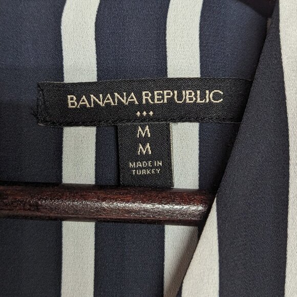 Sleeveless blouse navy and white striped medium EUC Banana Republic - Picture 7 of 9